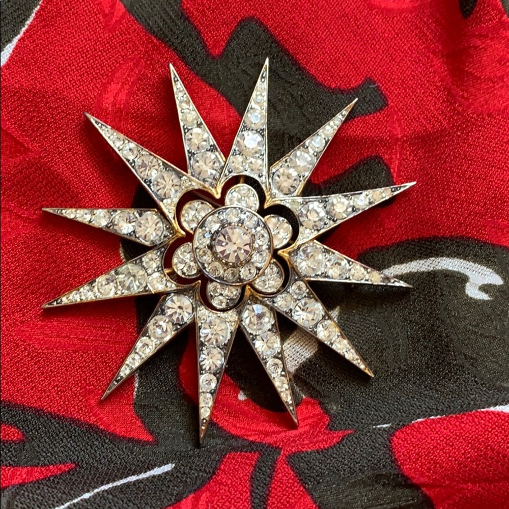 Vintage Butler & Wilson Crystal Star Brooch ⭐️